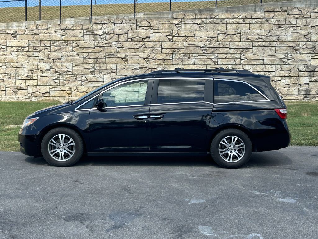 2013 Honda Odyssey Image 2