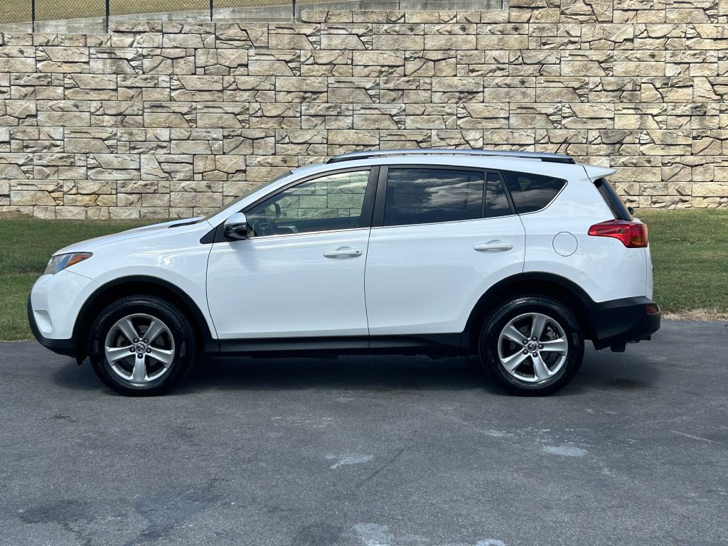 2015 Toyota Rav4 Image 2