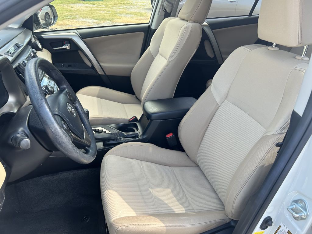 2015 Toyota Rav4 Image 9