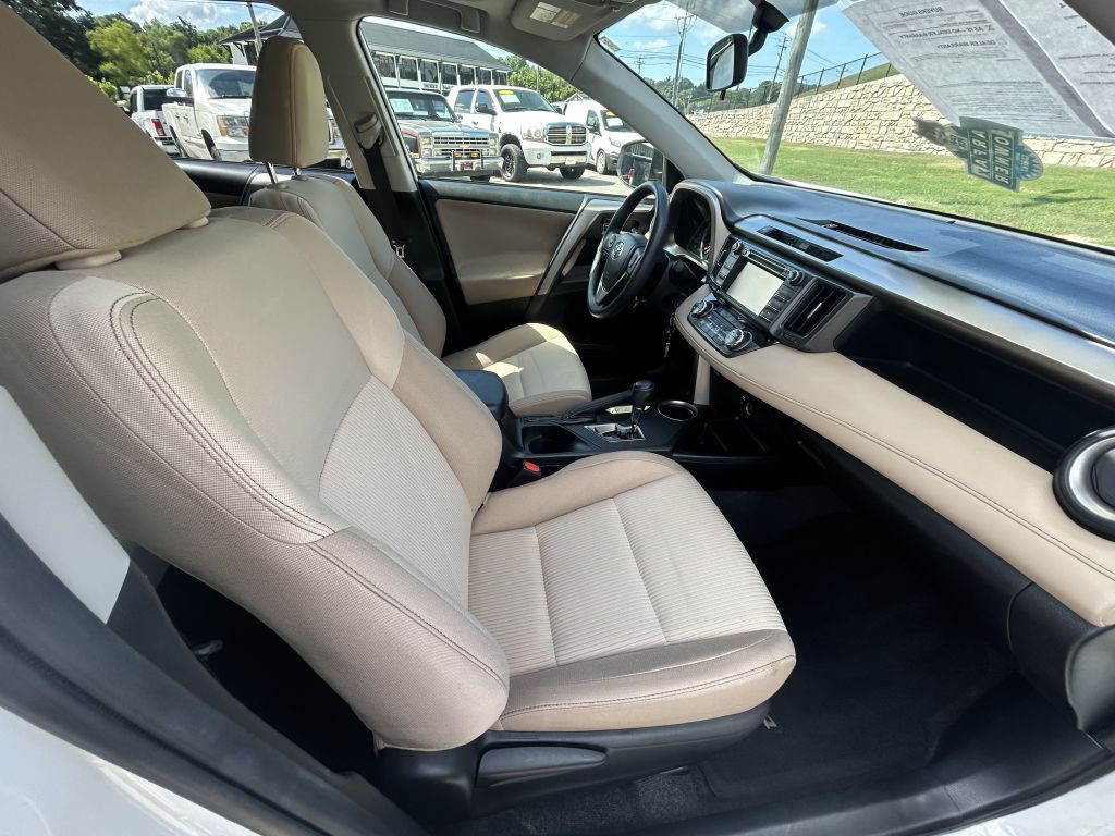 2015 Toyota Rav4 Image 22