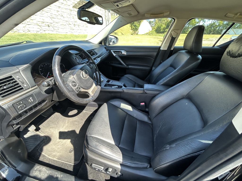 2016 Lexus CT Image 9