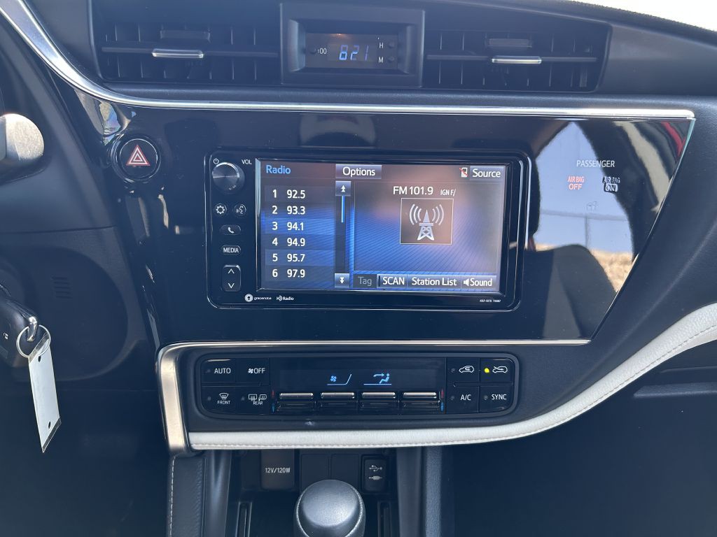 2017 Toyota Corolla Image 15