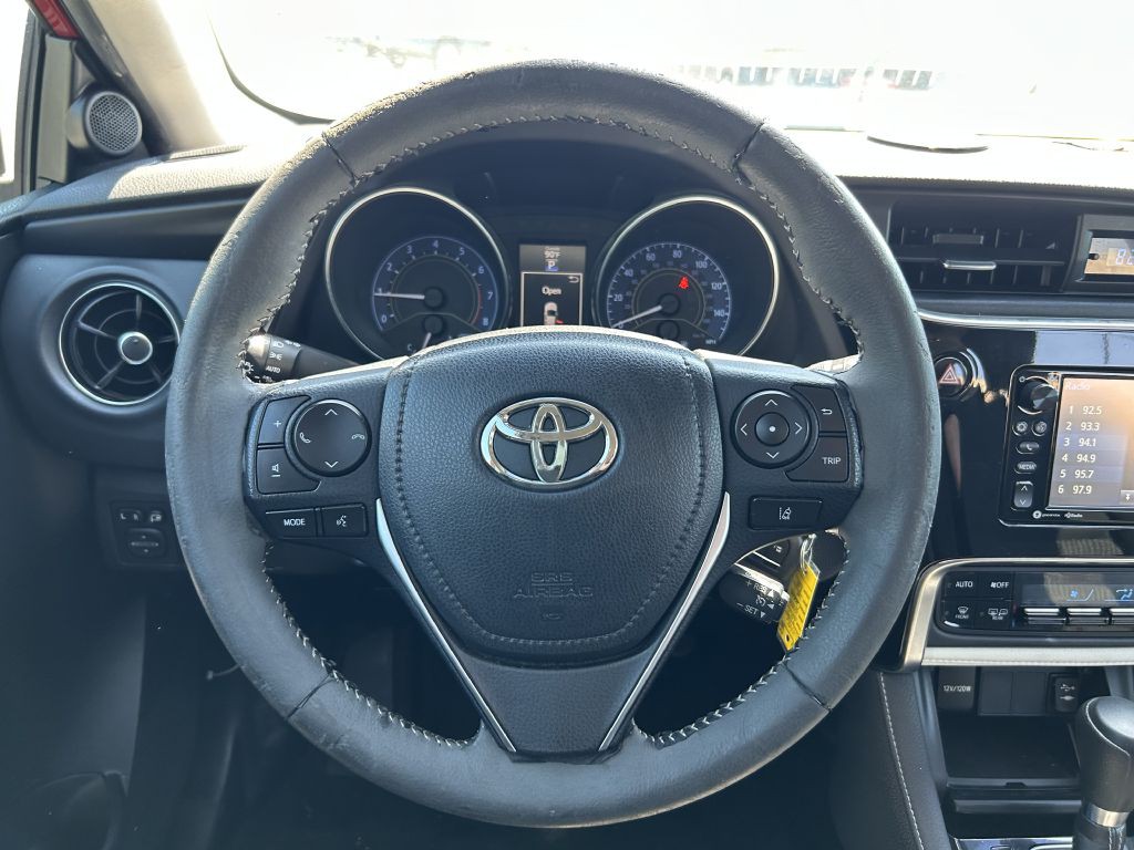 2017 Toyota Corolla Image 16