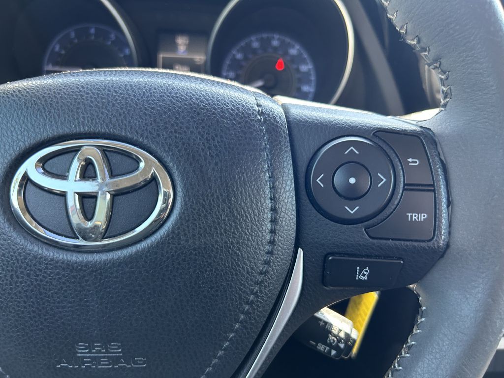 2017 Toyota Corolla Image 17
