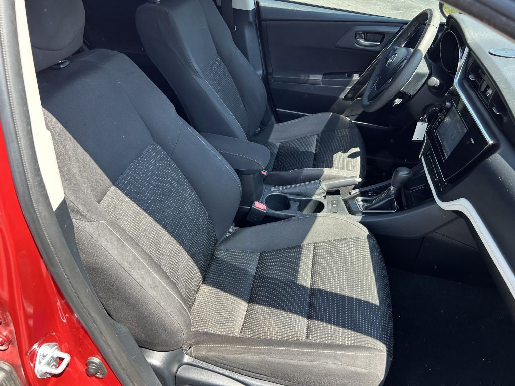 2017 Toyota Corolla Image 19
