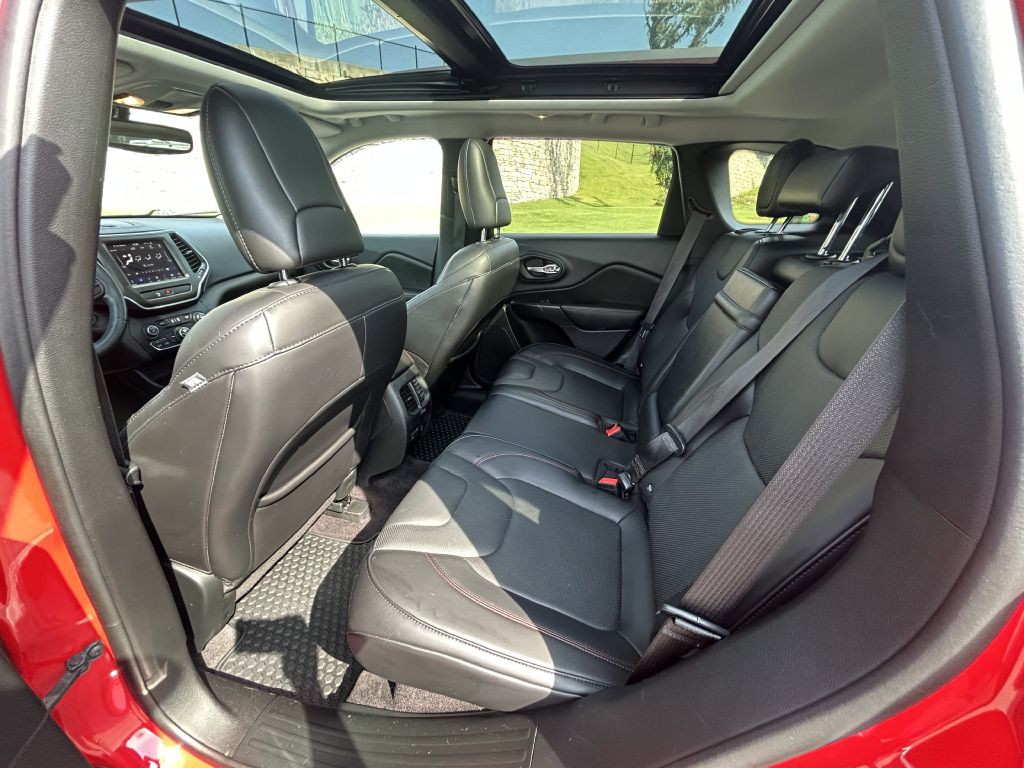 2019 Jeep Cherokee Image 12