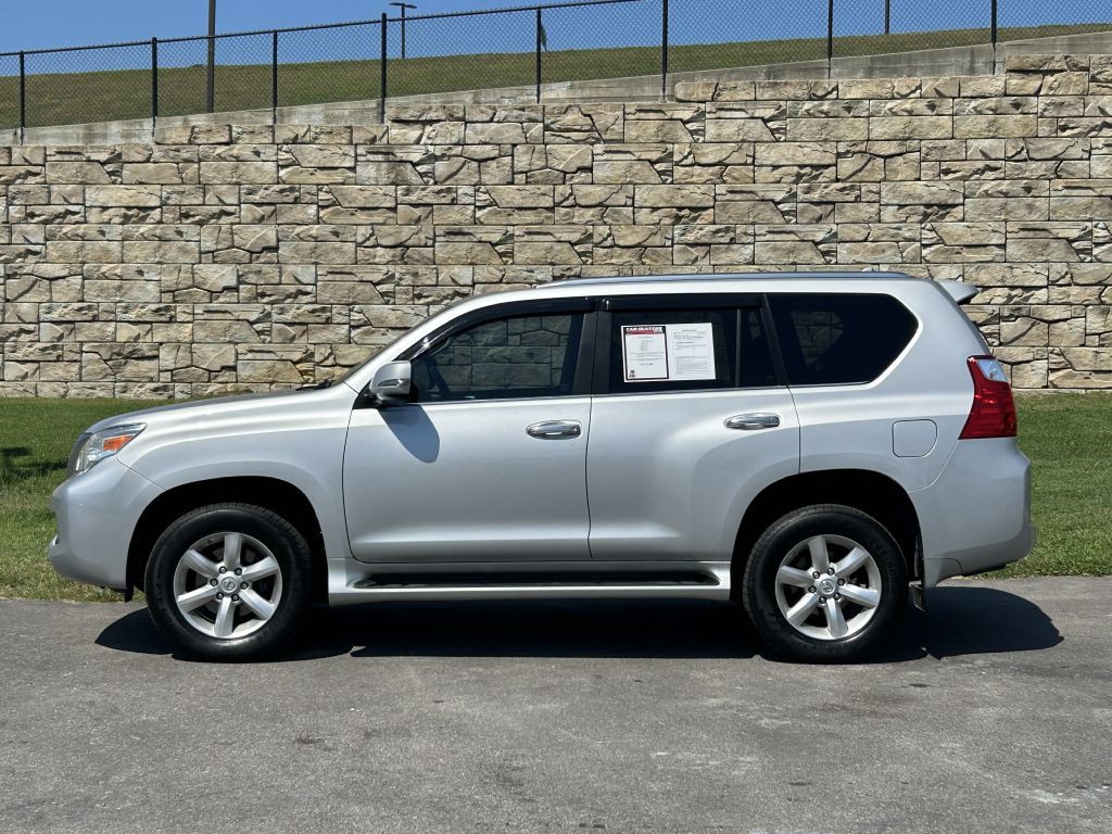 2011 Lexus GX Image 2