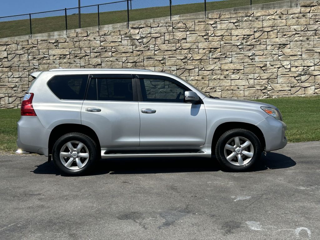 2011 Lexus GX Image 3