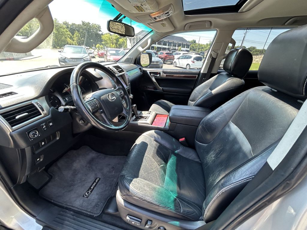 2011 Lexus GX Image 10