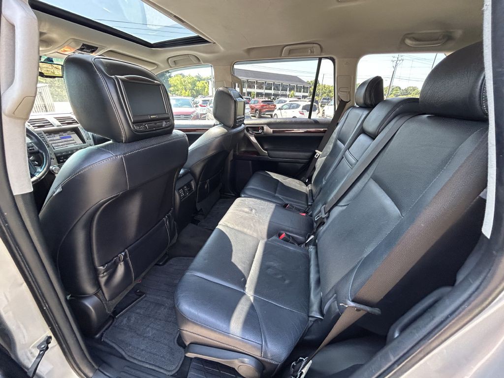 2011 Lexus GX Image 11