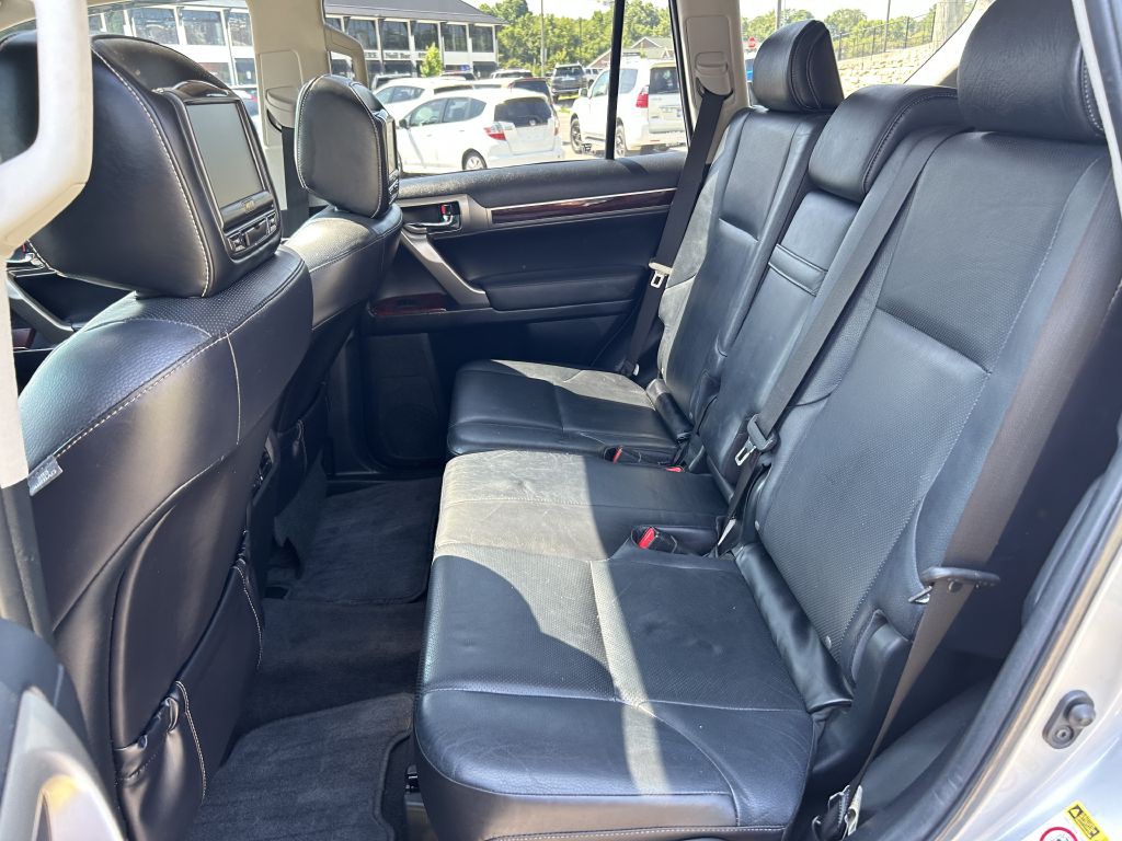 2011 Lexus GX Image 12