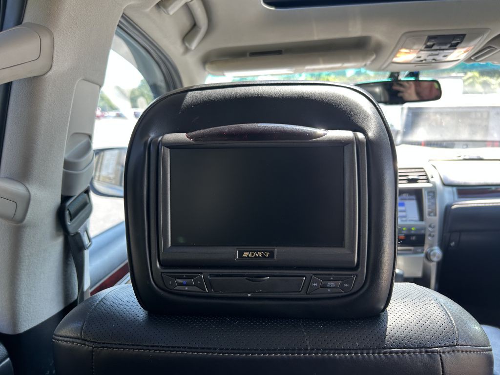 2011 Lexus GX Image 16