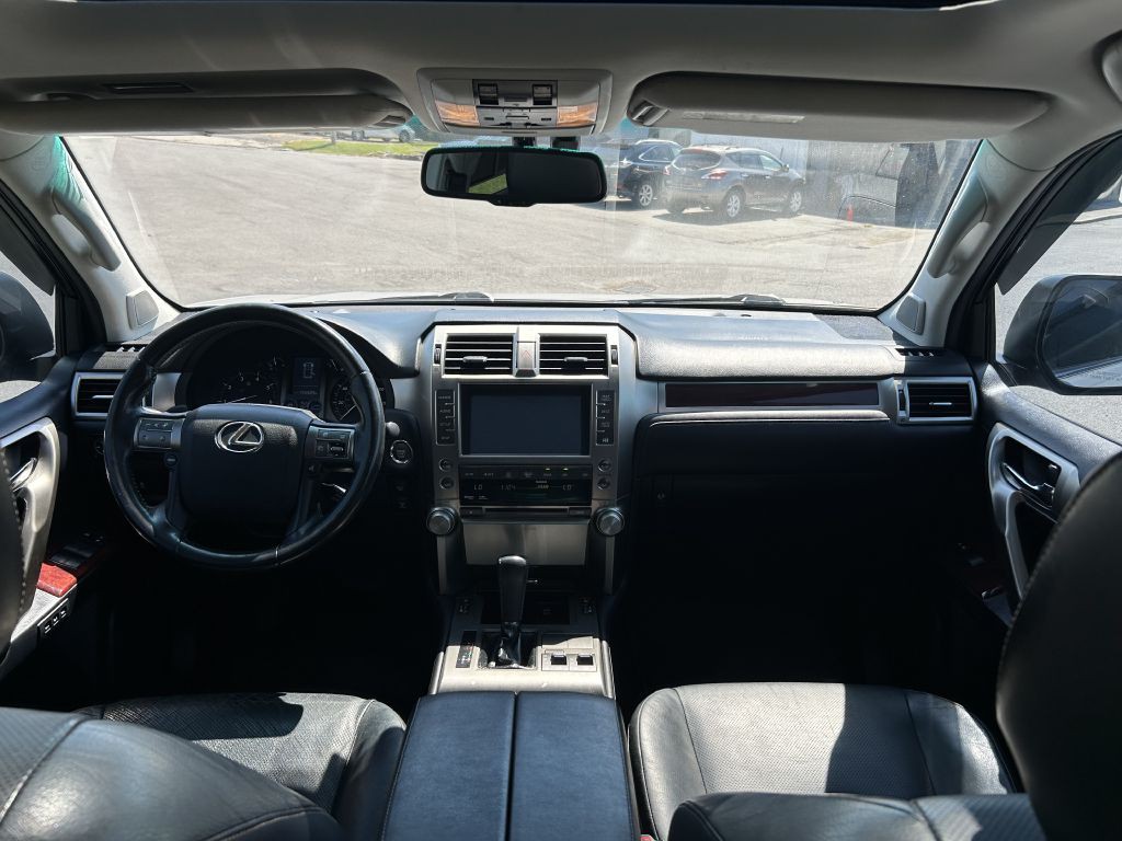 2011 Lexus GX Image 17
