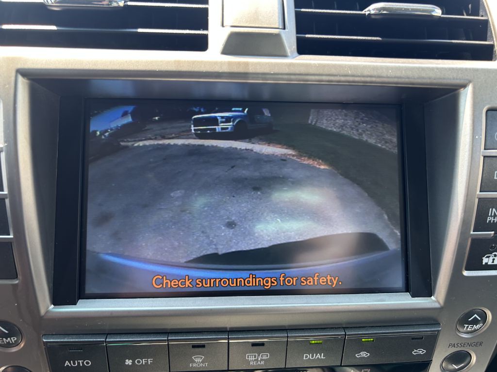 2011 Lexus GX Image 25
