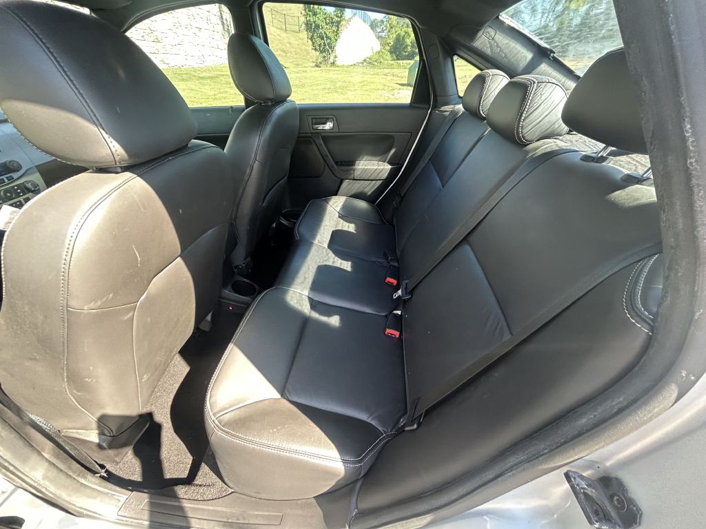 2011 Ford Focus Image 11