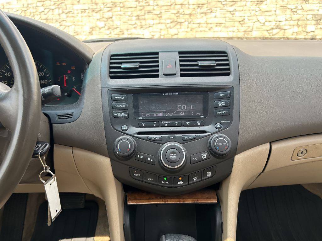 2003 Honda Accord Image 16