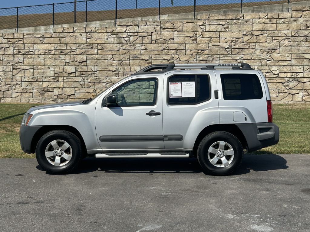 2013 Nissan Xterra Image 2