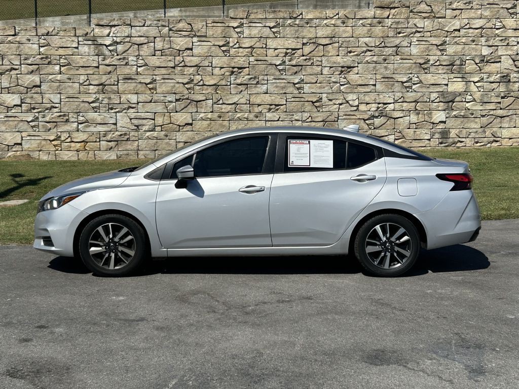 2021 Nissan Versa Image 2