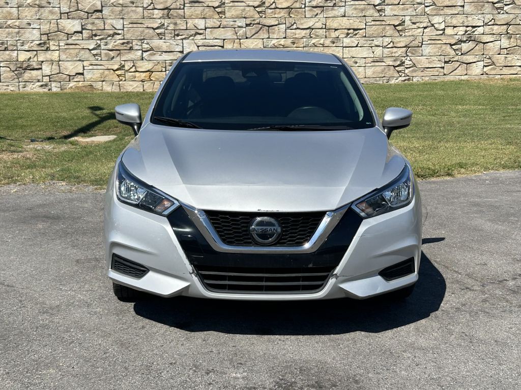 2021 Nissan Versa Image 4
