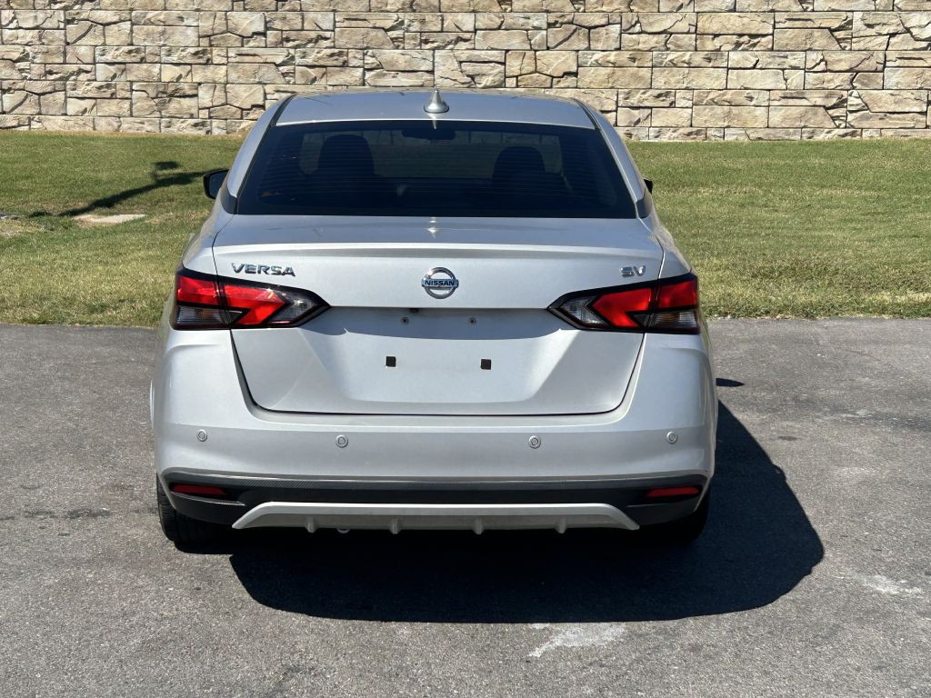 2021 Nissan Versa Image 5