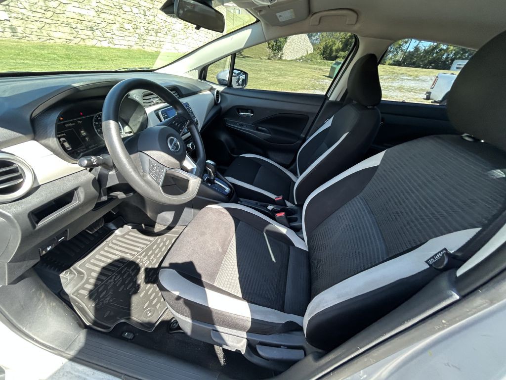 2021 Nissan Versa Image 9