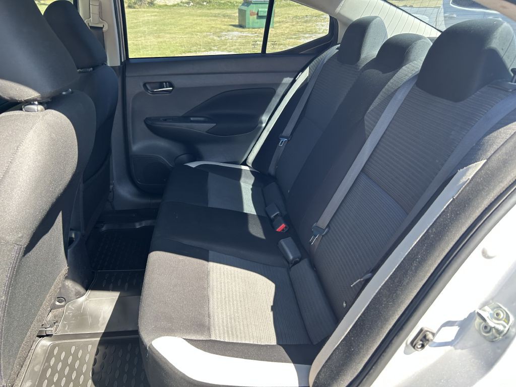 2021 Nissan Versa Image 11