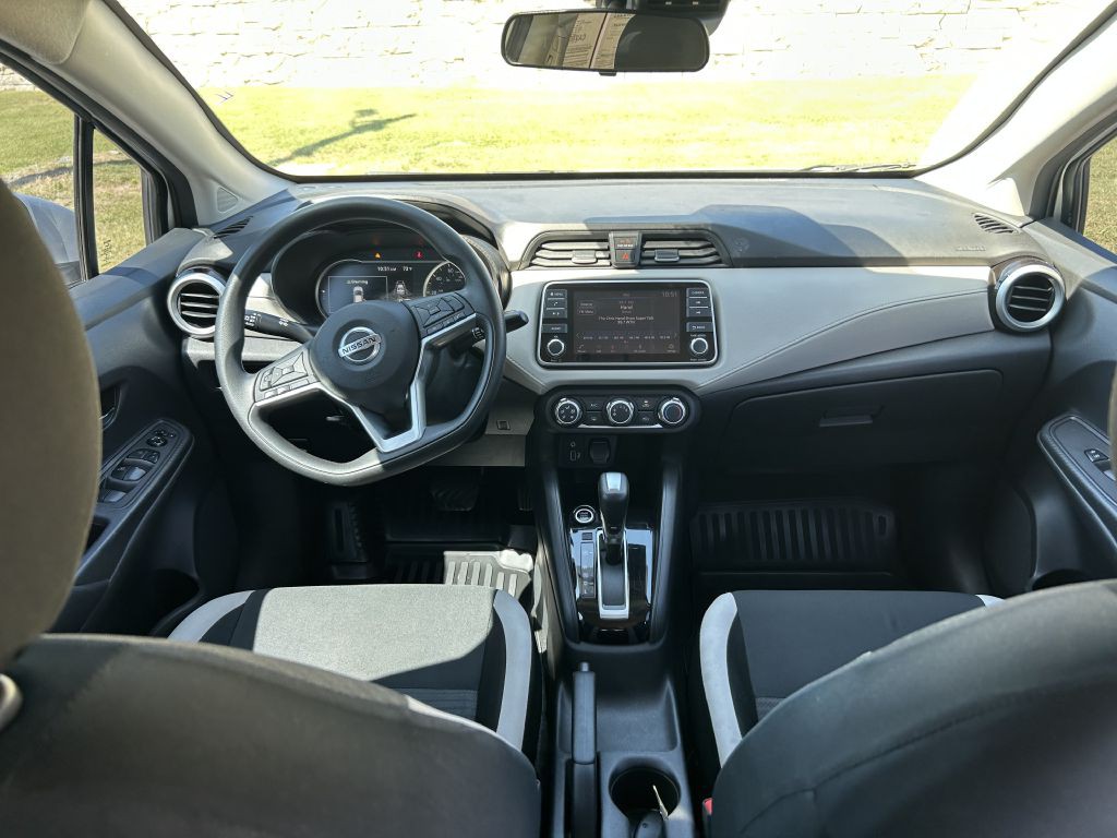 2021 Nissan Versa Image 14
