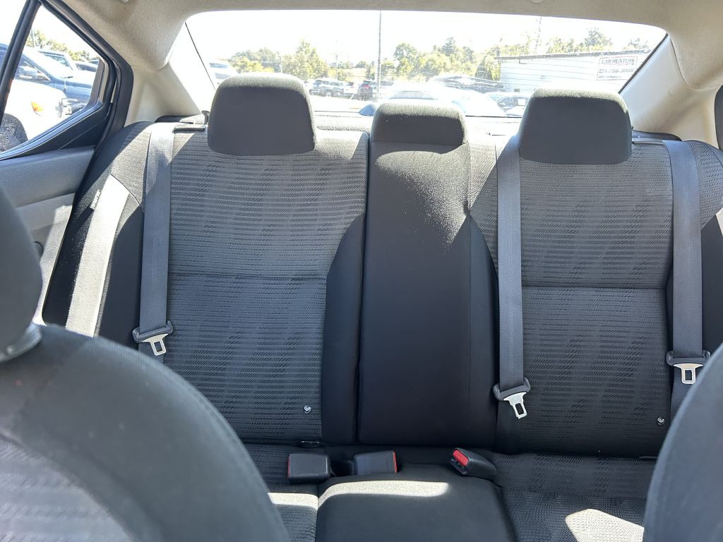 2021 Nissan Versa Image 19