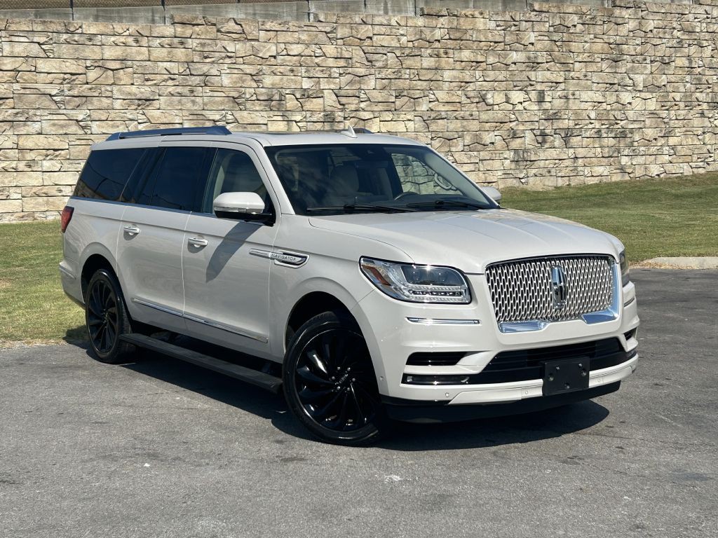2021 Lincoln Navigator Image 1