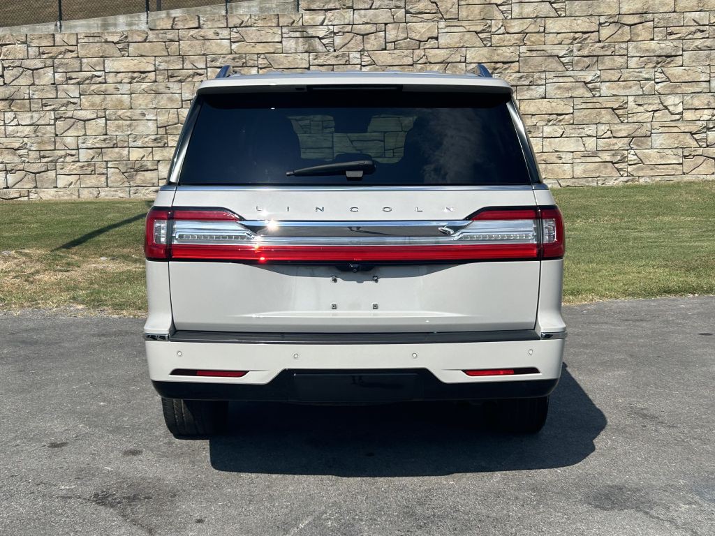 2021 Lincoln Navigator Image 5