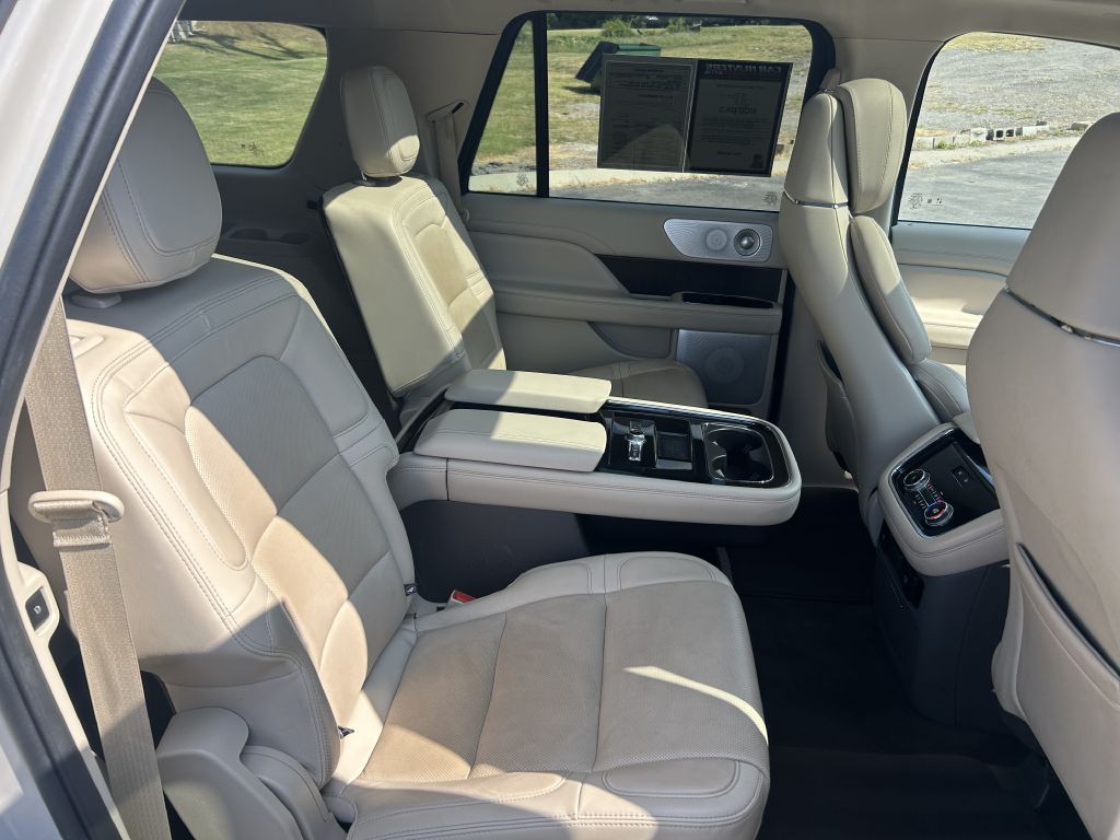 2021 Lincoln Navigator Image 17