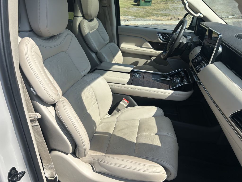 2021 Lincoln Navigator Image 22