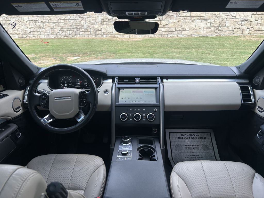 2020 Land Rover Discovery Image 15