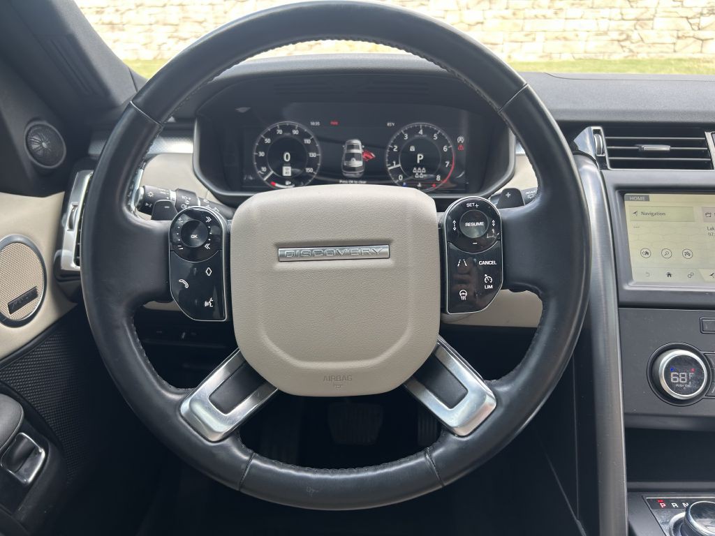 2020 Land Rover Discovery Image 18
