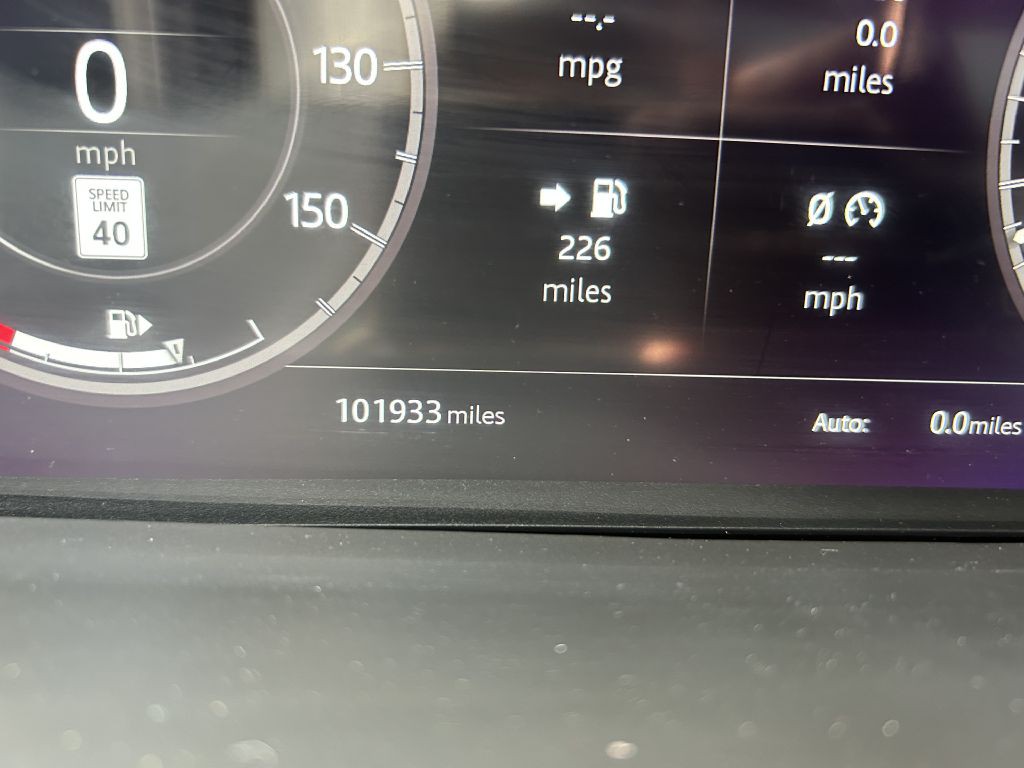 2020 Land Rover Discovery Image 24