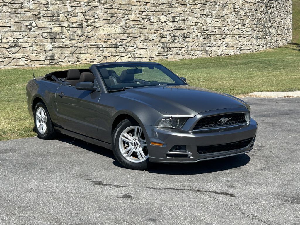 2013 Ford Mustang Image 1