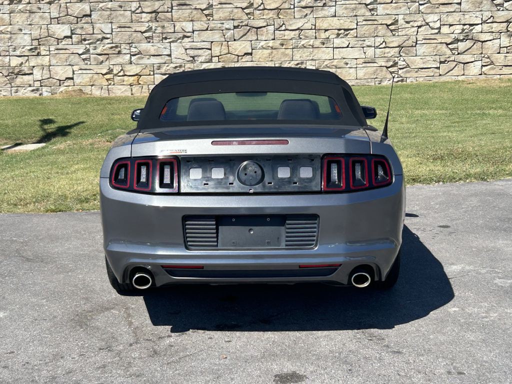 2013 Ford Mustang Image 8