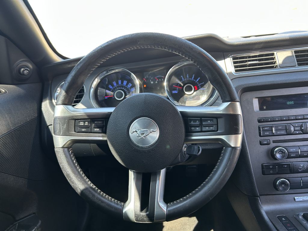 2013 Ford Mustang Image 18