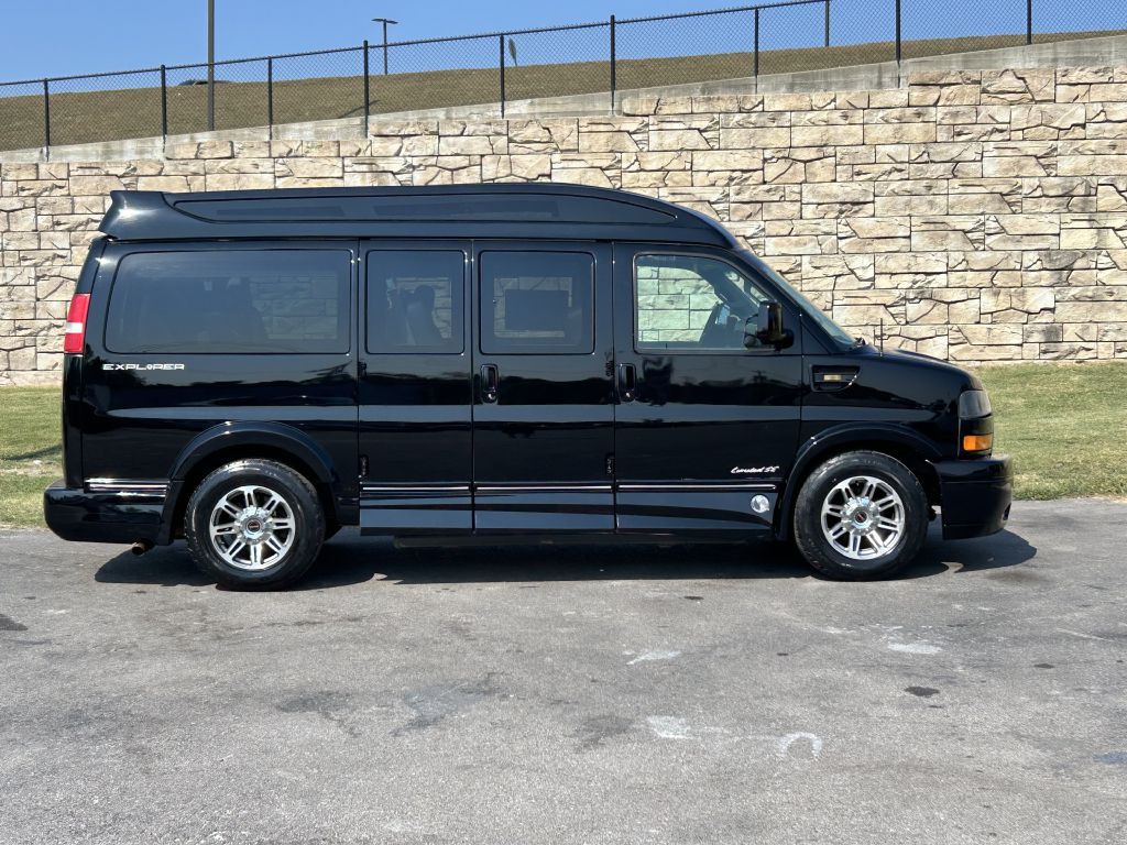 2016 GMC Savana Image 3