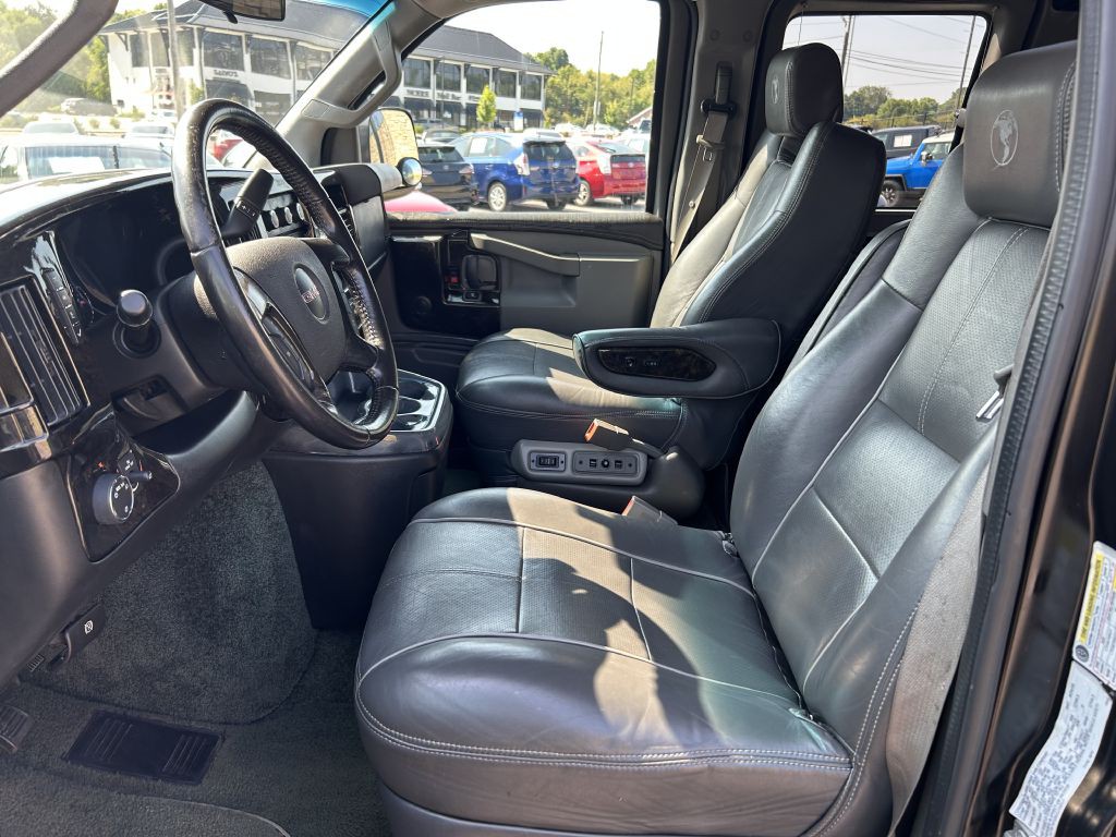 2016 GMC Savana Image 8