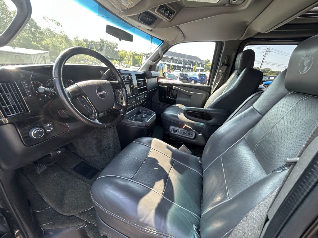 2016 GMC Savana Image 9