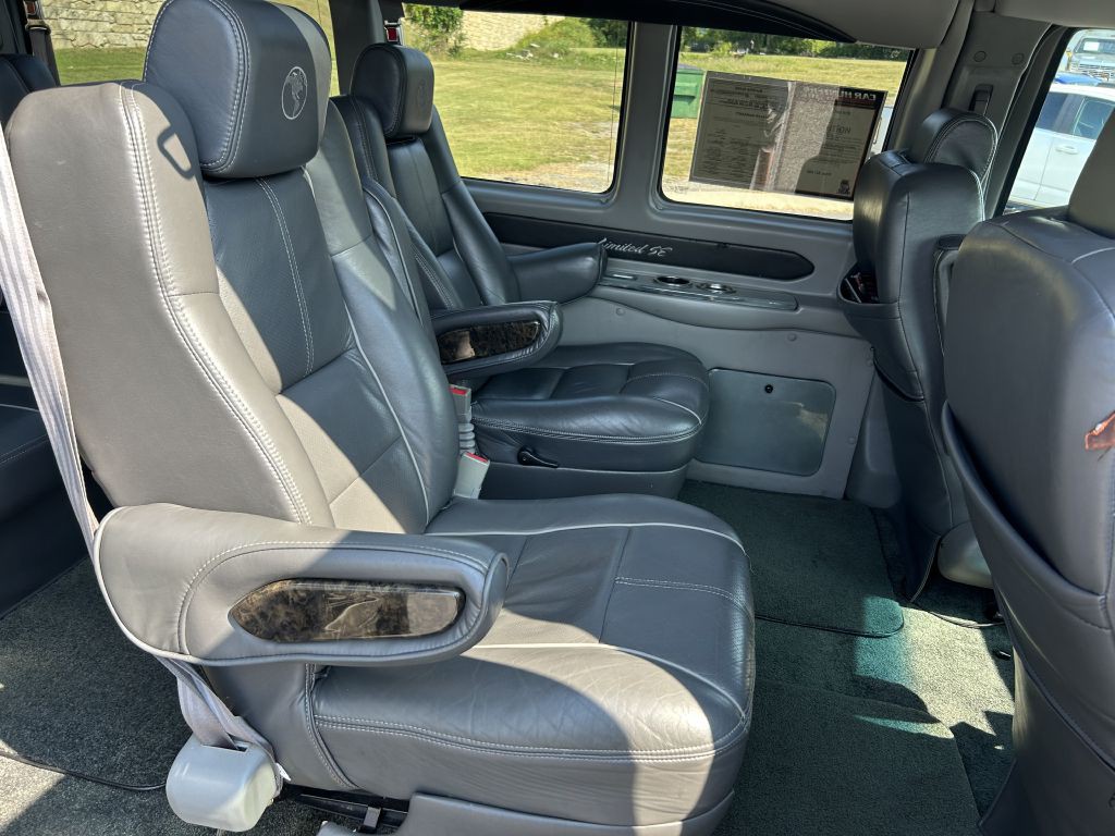 2016 GMC Savana Image 11