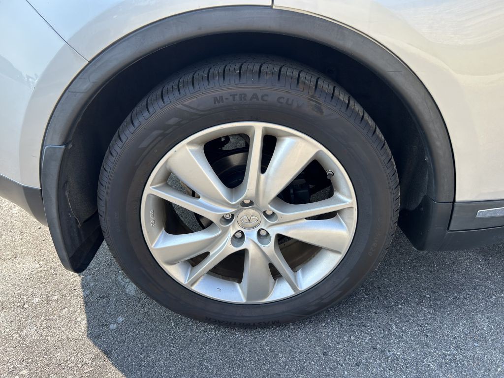 2012 INFINITI FX35 Image 6