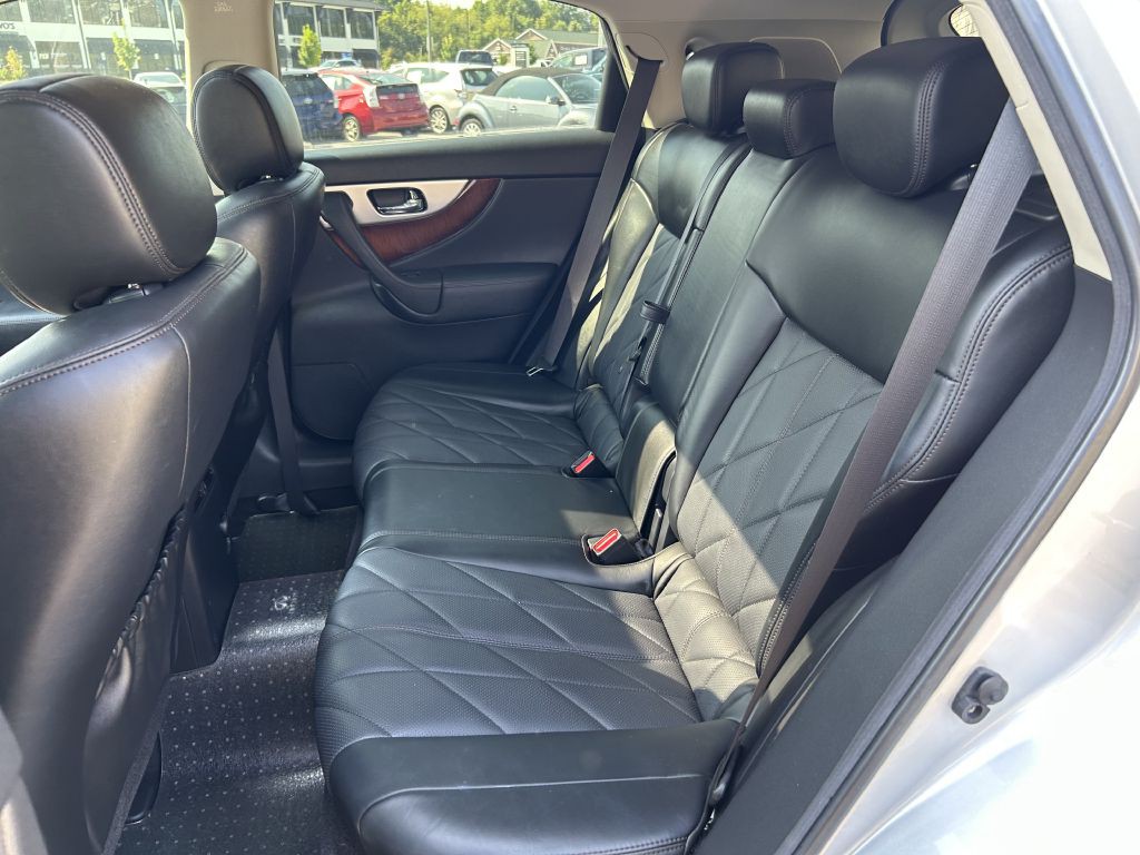 2012 INFINITI FX35 Image 11