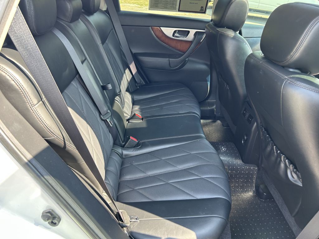 2012 INFINITI FX35 Image 12