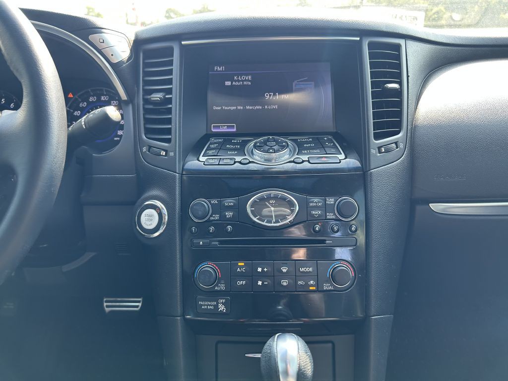 2012 INFINITI FX35 Image 15