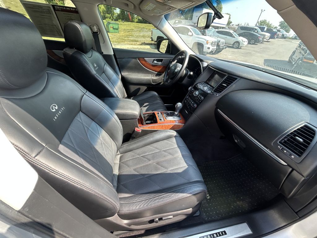 2012 INFINITI FX35 Image 18