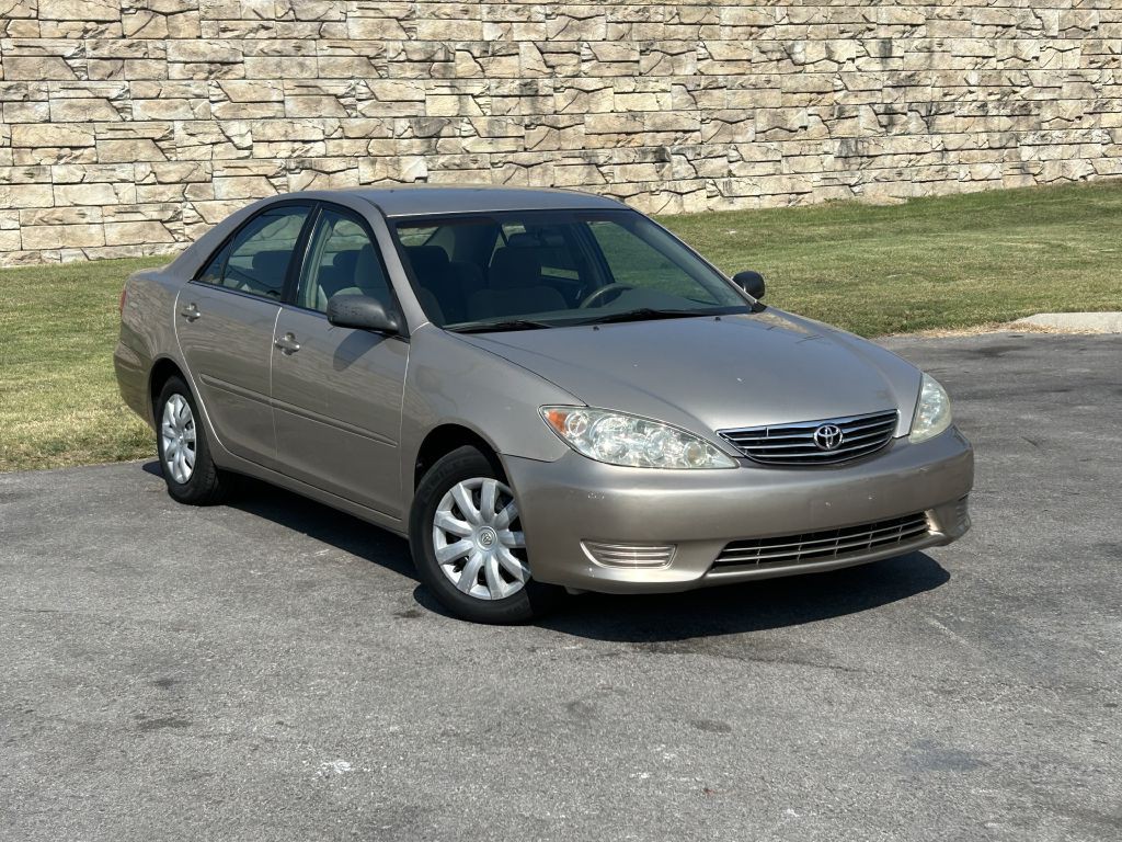 2005 Toyota Camry Image 1