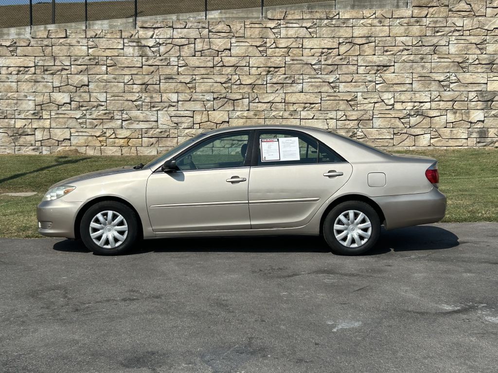 2005 Toyota Camry Image 2