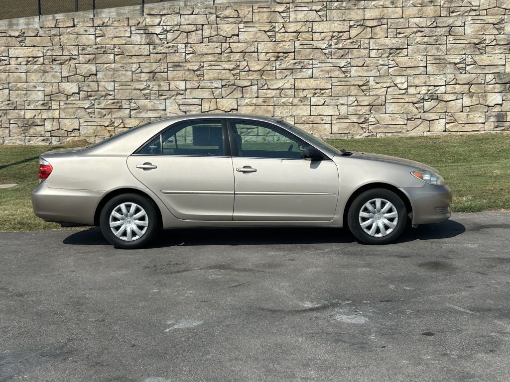 2005 Toyota Camry Image 3